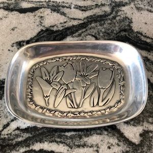 Wilton Made In USA Flowers Bread Tray!